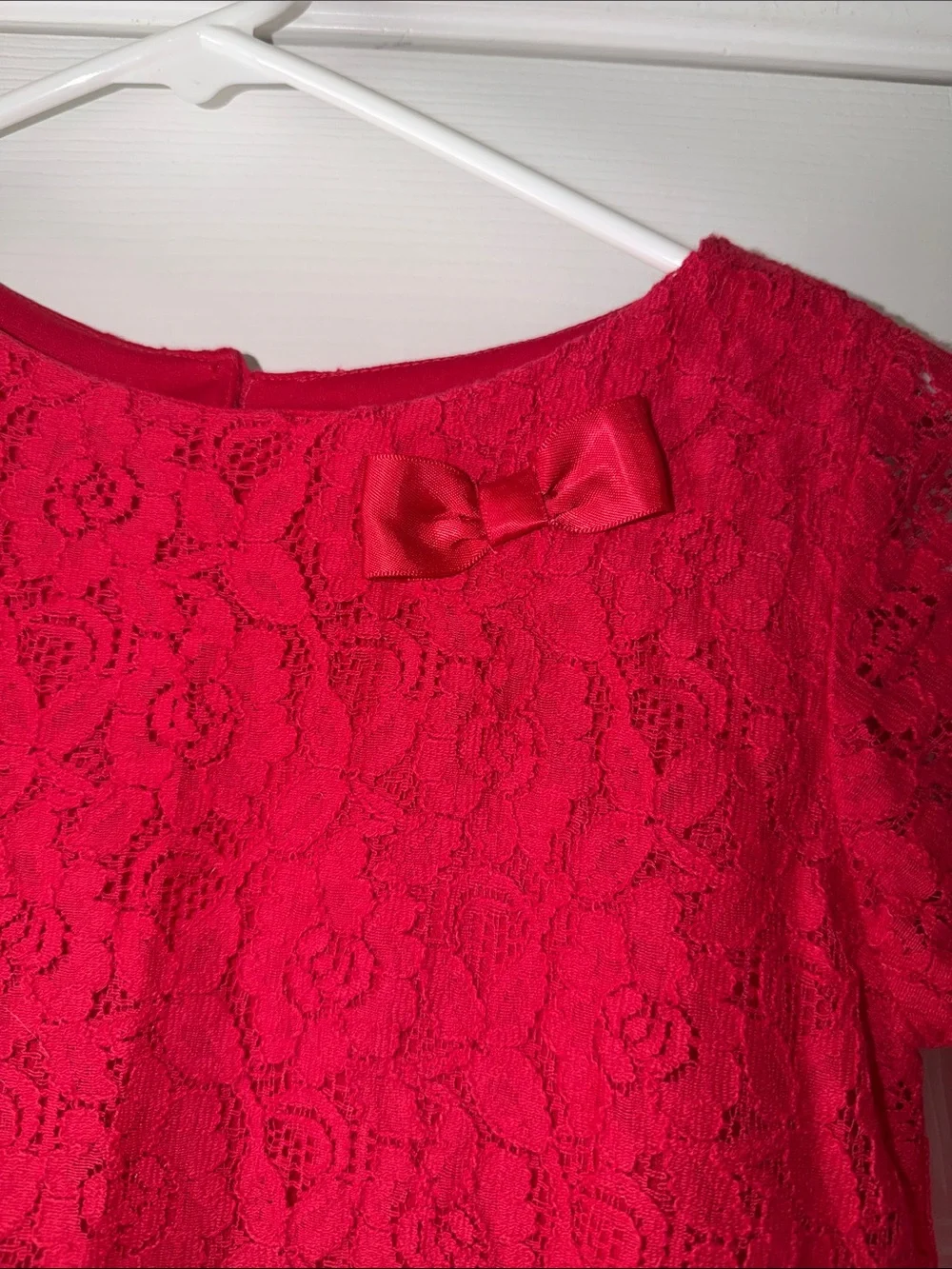 Red Lace A-Line Girls' Party Dress with Bow Accent
